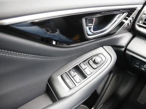 Used 2025 Subaru Outback Limited image 24