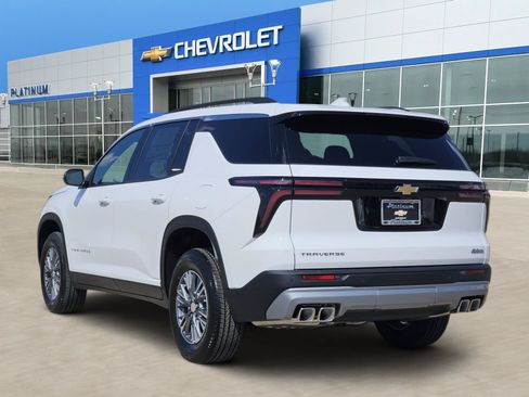New 2027 Chevrolet Traverse LT FWD image 4