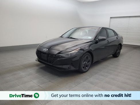 Used 2022 Hyundai Elantra SEL w/ Preferred Accessory Package FWD image 1