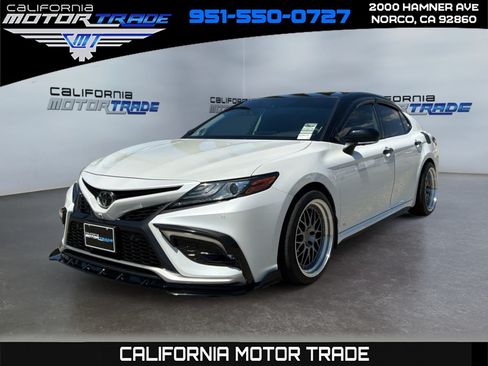 Used 2022 Toyota Camry XSE w/ Navigation Package FWD image 1