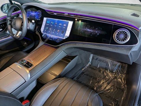 Certified 2022 Mercedes-Benz EQS 580 4MATIC Sedan image 25