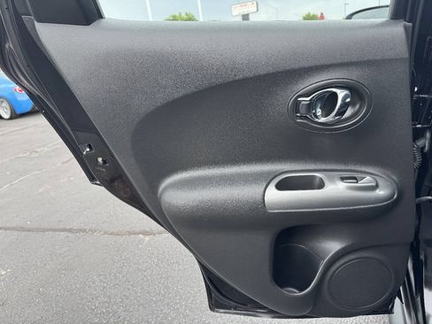 Used 2016 Nissan Juke S FWD image 16