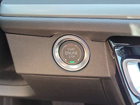 Used 2026 Chevrolet Traverse LT FWD image 12