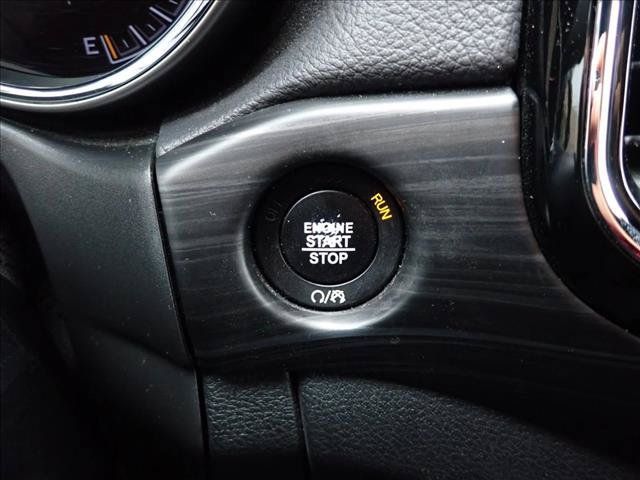 Used 2020 Jeep Grand Cherokee Altitude AWD/4WD image 14