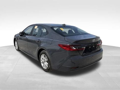 Used 2025 Toyota Camry LE image 11