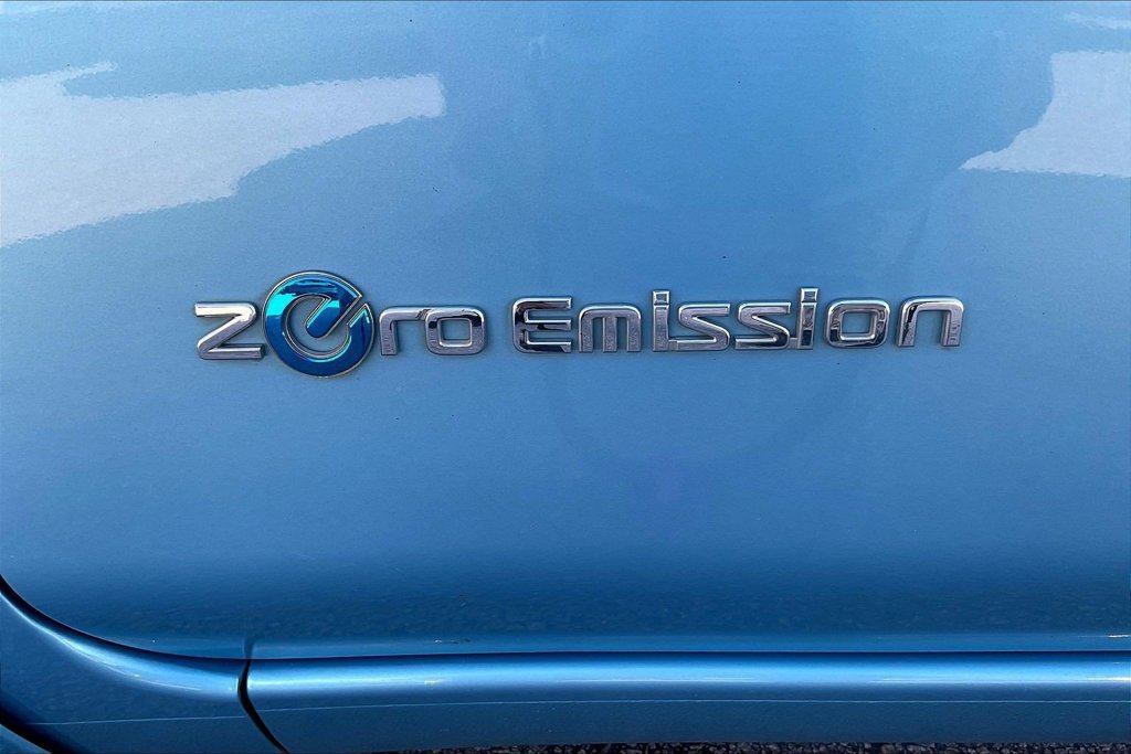 Used 2015 Nissan Leaf S w/ Charge Package FWD image 8