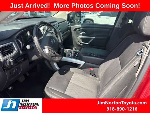 Used 2019 Nissan Titan SV w/ SV Convenience Package RWD image 8