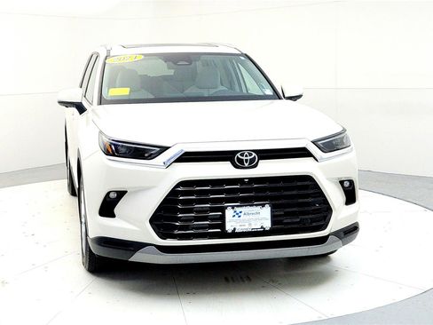 Used 2024 Toyota Grand Highlander Platinum AWD/4WD image 8