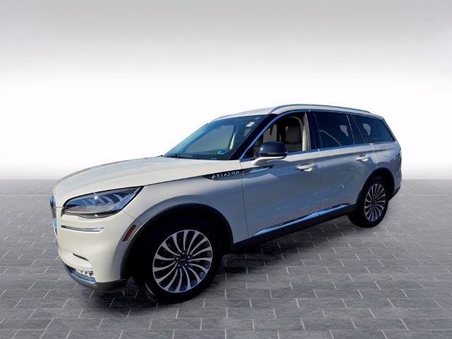 Used 2020 Lincoln Aviator Reserve w/ Elements Package Plus AWD/4WD image 3