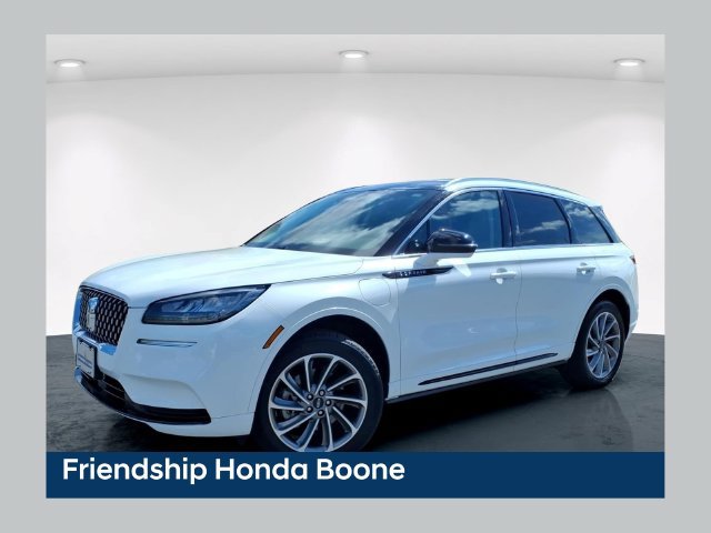 Used 2022 Lincoln Corsair Grand Touring w/ Towing Package AWD/4WD image 1