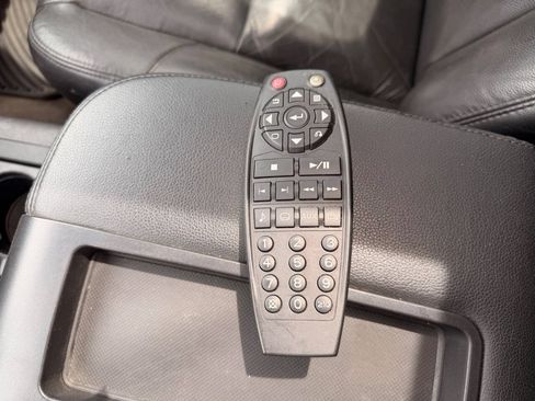 Used 2007 Chevrolet Suburban LT w/ LT Preferred Equipment Group AWD/4WD image 32