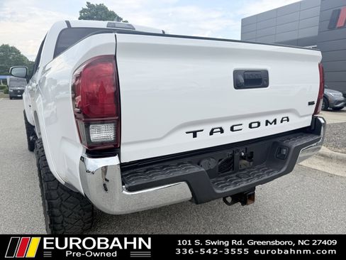 Used 2021 Toyota Tacoma SR5 RWD image 3