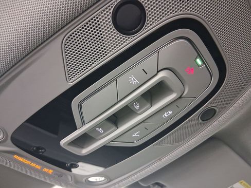 Used 2024 Audi Q5 e Premium Plus w/ Premium Plus Package image 25