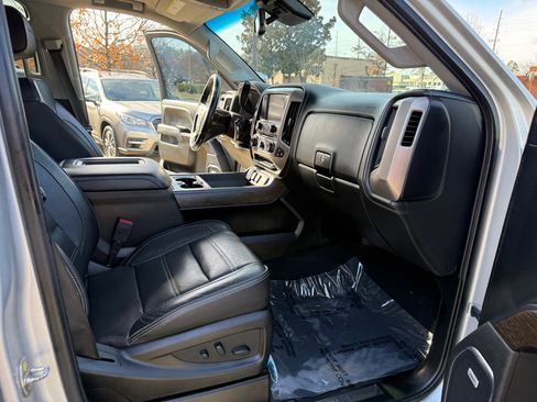 Used 2019 GMC Sierra 2500 Denali w/ Duramax Plus Package image 28