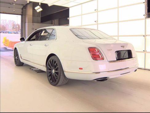 Used 2019 Bentley Mulsanne image 3