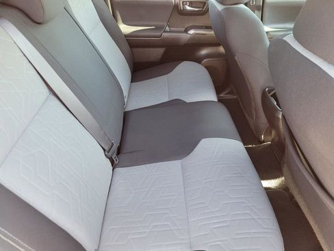 Used 2020 Toyota Tacoma TRD Sport w/ Technology Package image 12