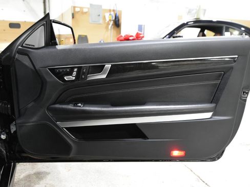 Used 2017 Mercedes-Benz E 400 4MATIC Coupe image 36