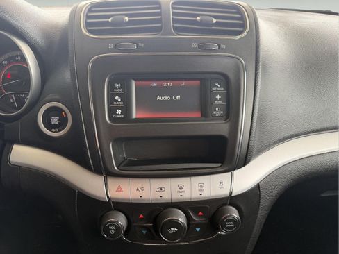 Used 2020 Dodge Journey SE w/ SE Popular Equipment Group FWD image 14