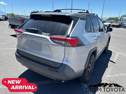 Used 2019 Toyota RAV4 LE w/ All Weather Liner Package AWD/4WD image 4