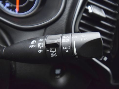 Used 2019 Jeep Cherokee Limited AWD/4WD image 39