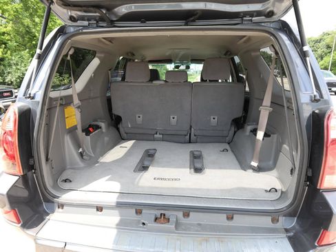 Used 2005 Toyota 4Runner SR5 AWD/4WD image 12
