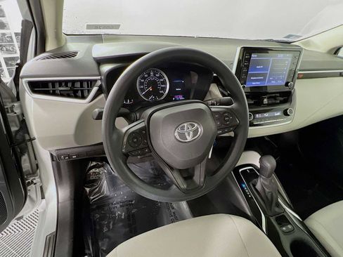 Used 2020 Toyota Corolla LE image 11