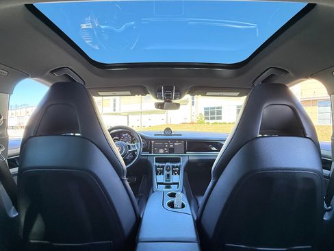 Used 2018 Porsche Panamera 4S image 32