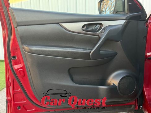 Used 2021 Nissan Rogue Sport S image 11