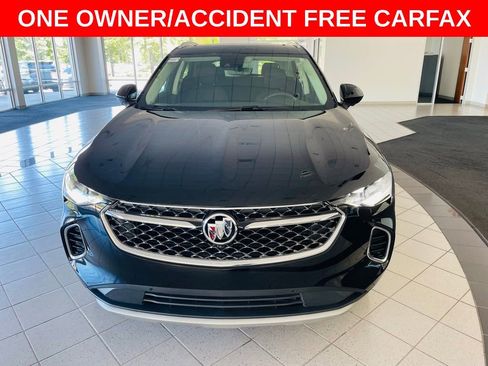 Used 2022 Buick Envision Avenir w/ Technology Package II image 2
