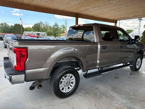 Used 2019 Ford F250 XLT w/ XLT Value Package AWD/4WD image 8