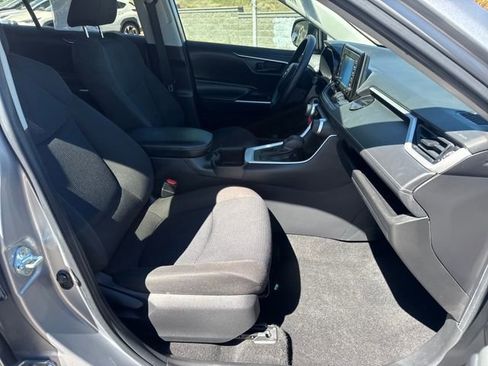 Used 2022 Toyota RAV4 LE w/ Carpet Mat Package (TMS) image 14