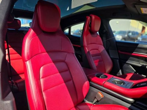 Used 2021 Porsche Taycan RWD image 33