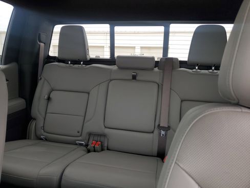 Used 2024 GMC Sierra 1500 SLT w/ SLT Premium Plus Package image 28