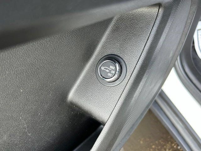 Used 2023 Chevrolet Traverse LT FWD image 12