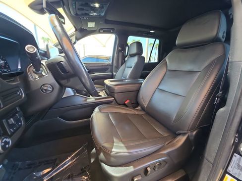 Used 2022 Chevrolet Tahoe Z71 w/ Luxury Package AWD/4WD image 20