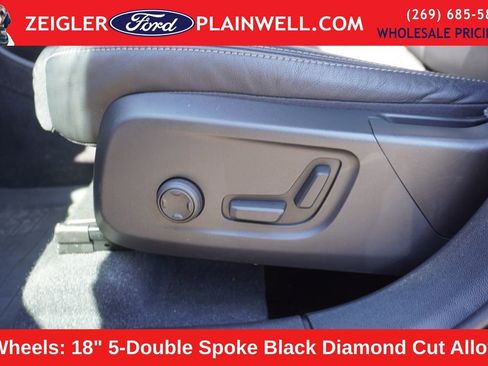 Used 2023 Volvo XC40 B5 Plus w/ Protection Package Premier image 19