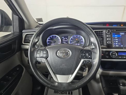 Used 2018 Toyota Highlander Plus image 30