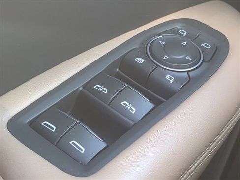 Used 2019 Cadillac XT5 Platinum image 25