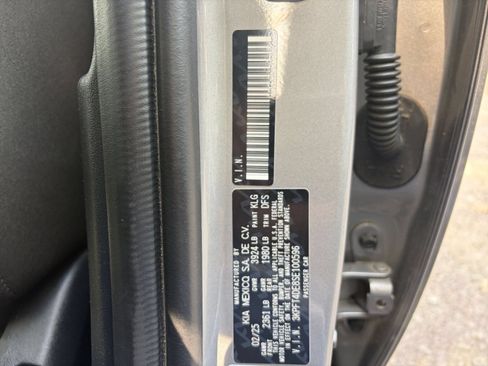 Used 2025 Kia K4 FWD image 28