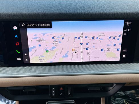 Used 2025 Porsche Cayenne Coupe image 33