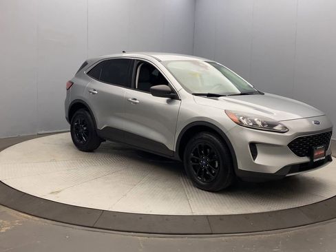 Used 2022 Ford Escape SE w/ Cold Weather Package AWD/4WD image 7