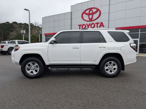 Used 2021 Toyota 4Runner SR5 Premium w/ Moonroof Package image 2