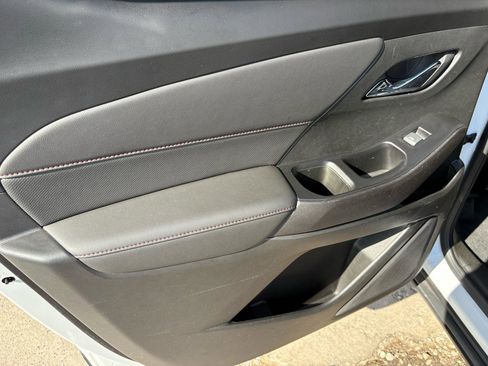 Used 2023 Chevrolet Traverse RS image 45