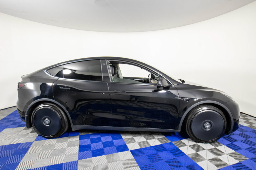 Used 2022 Tesla Model Y Performance AWD/4WD image 5