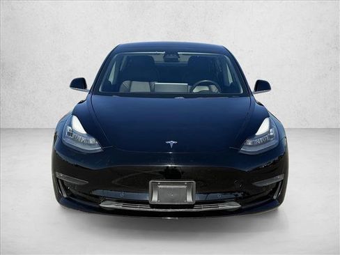 Used 2018 Tesla Model 3 Mid Range image 2