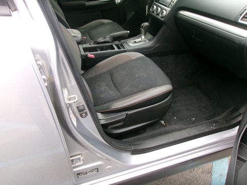 Used 2016 Subaru Crosstrek 2.0i Premium w/ Moonroof Package image 12