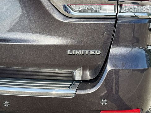 Used 2020 Jeep Grand Cherokee Limited image 11