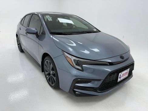 New 2026 Toyota Corolla SE image 2