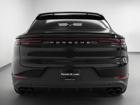 Certified 2026 Porsche Cayenne Coupe AWD/4WD image 11