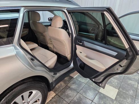 Used 2019 Subaru Outback 2.5i Premium AWD/4WD image 11